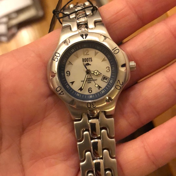 Brand New In Box ROOTS Ladies Watch - Picture 6 of 6